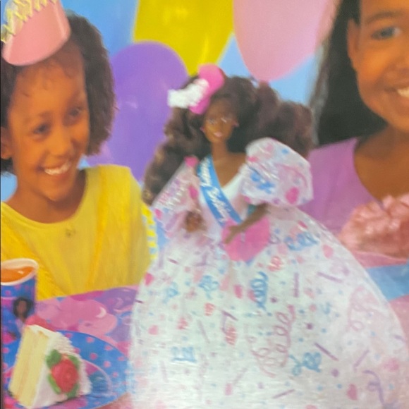 Birthday Barbie 1994 - Picture 2 of 7